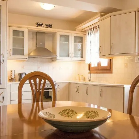 Semesterbostad Armamento Moni Evaggelistrias